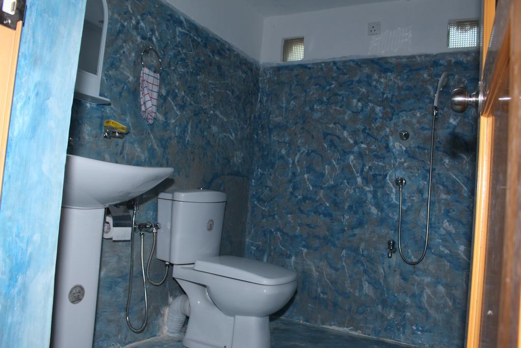 Abberny Villa ميديغاما إيست الغرفة الصورة